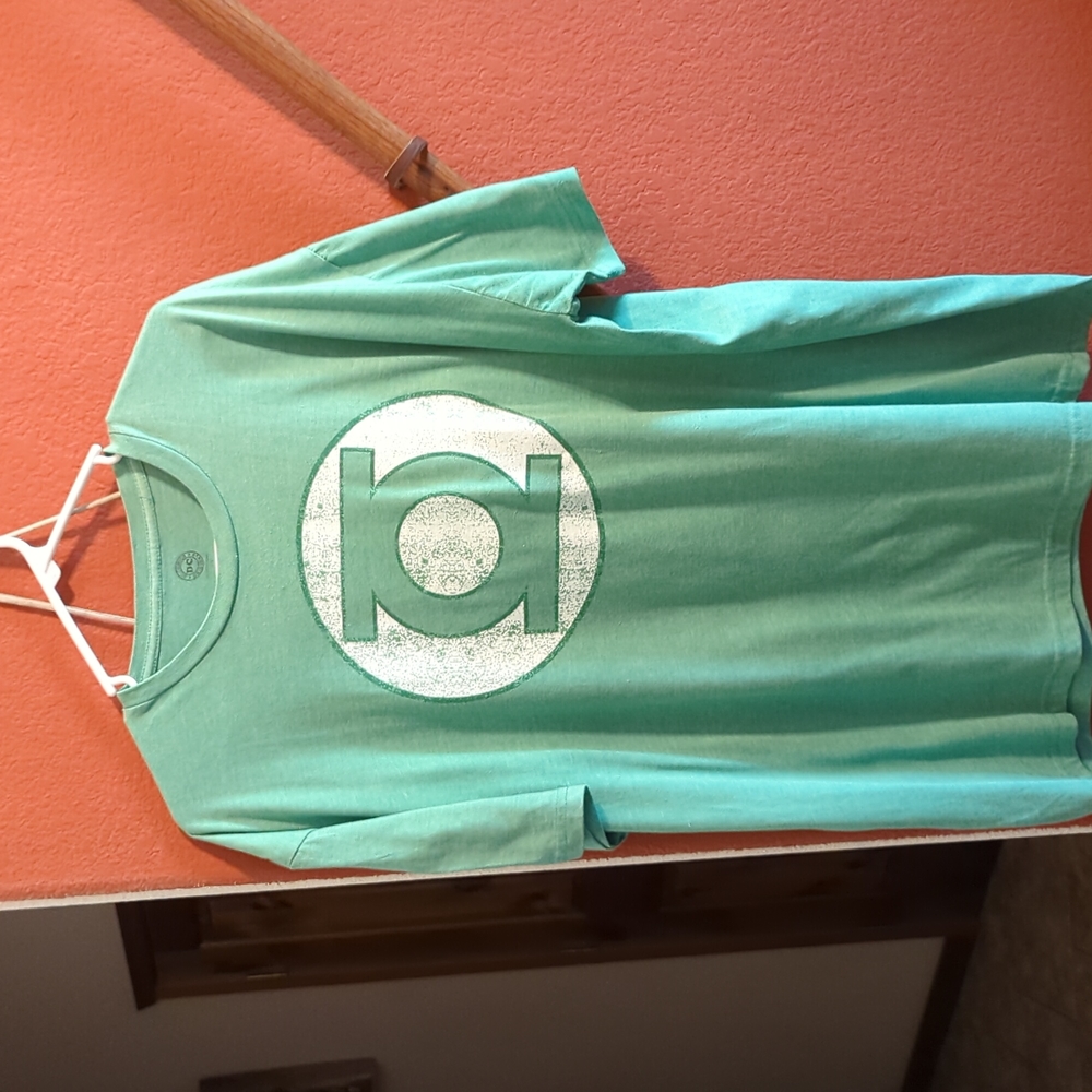 XXL DC comics T-Shirt. Green with white emblem